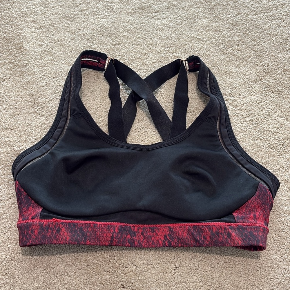 Fabletics sports bra, size M - Picture 4 of 5